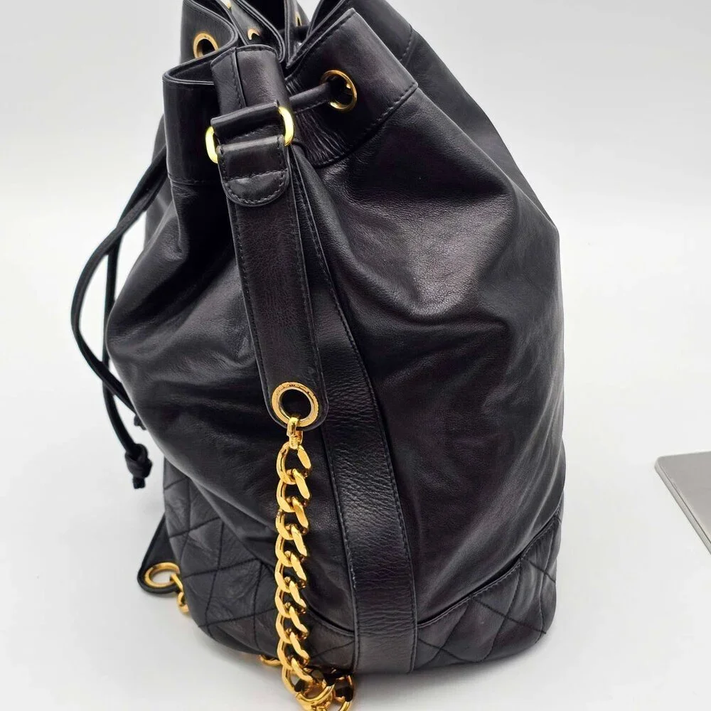 CHANEL Leather Shoulder Bag 783-042525